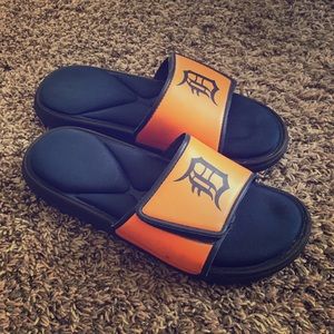Tigers sandles